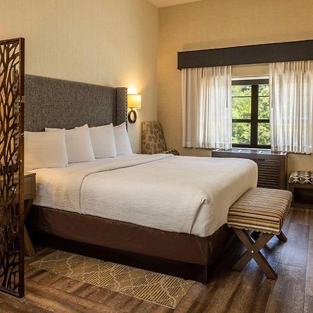 Best Western Plus Franciscan Square Inn & Suites Steubenville Εξωτερικό φωτογραφία