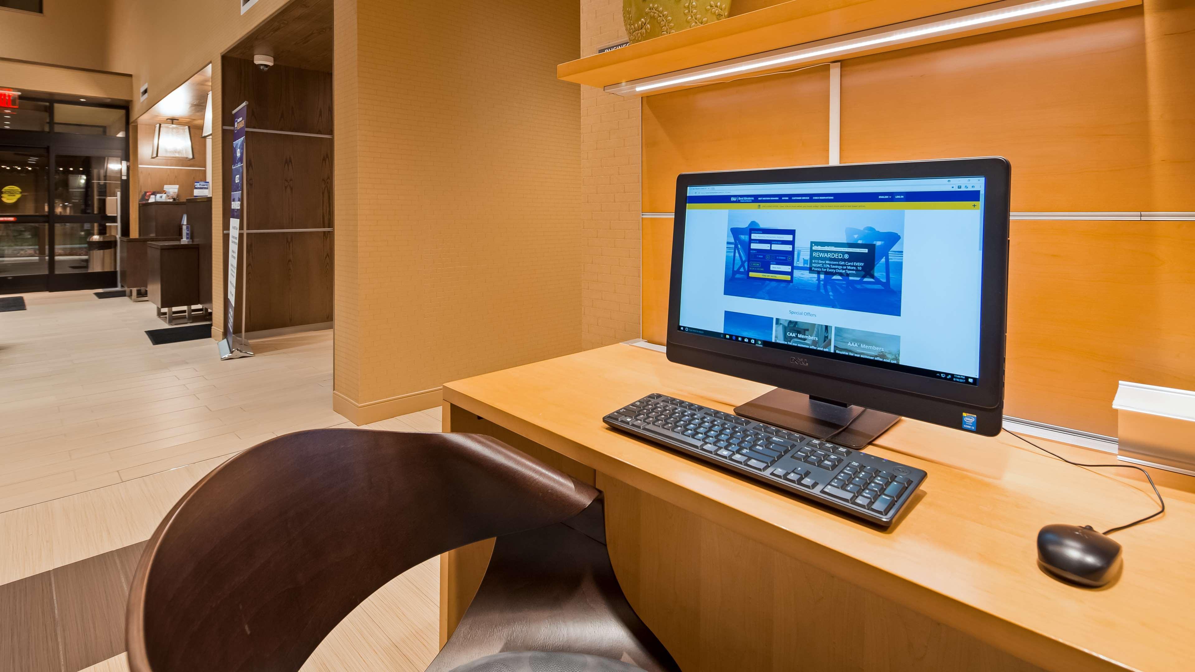 Best Western Plus Franciscan Square Inn & Suites Steubenville Εξωτερικό φωτογραφία