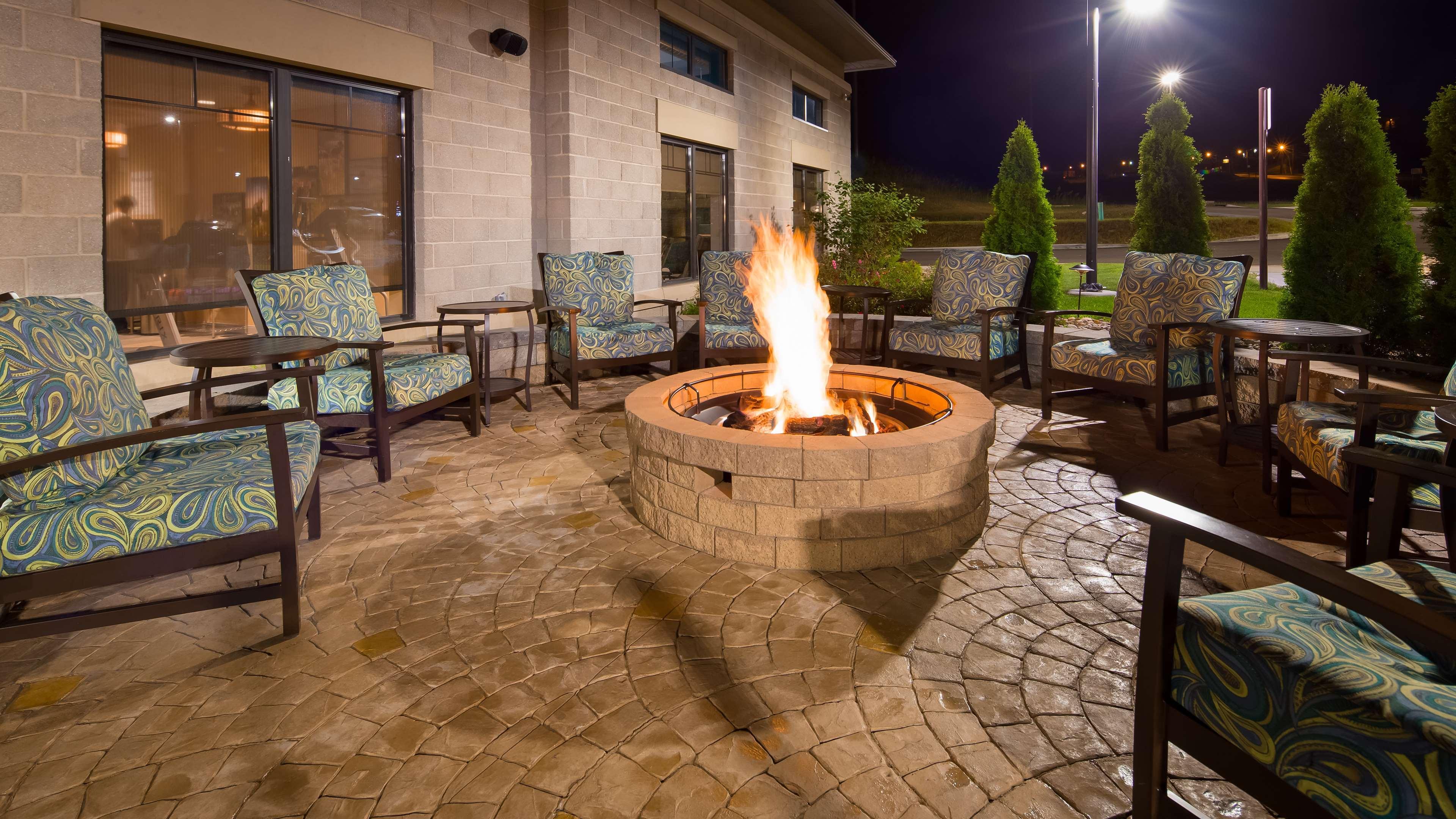 Best Western Plus Franciscan Square Inn & Suites Steubenville Εξωτερικό φωτογραφία
