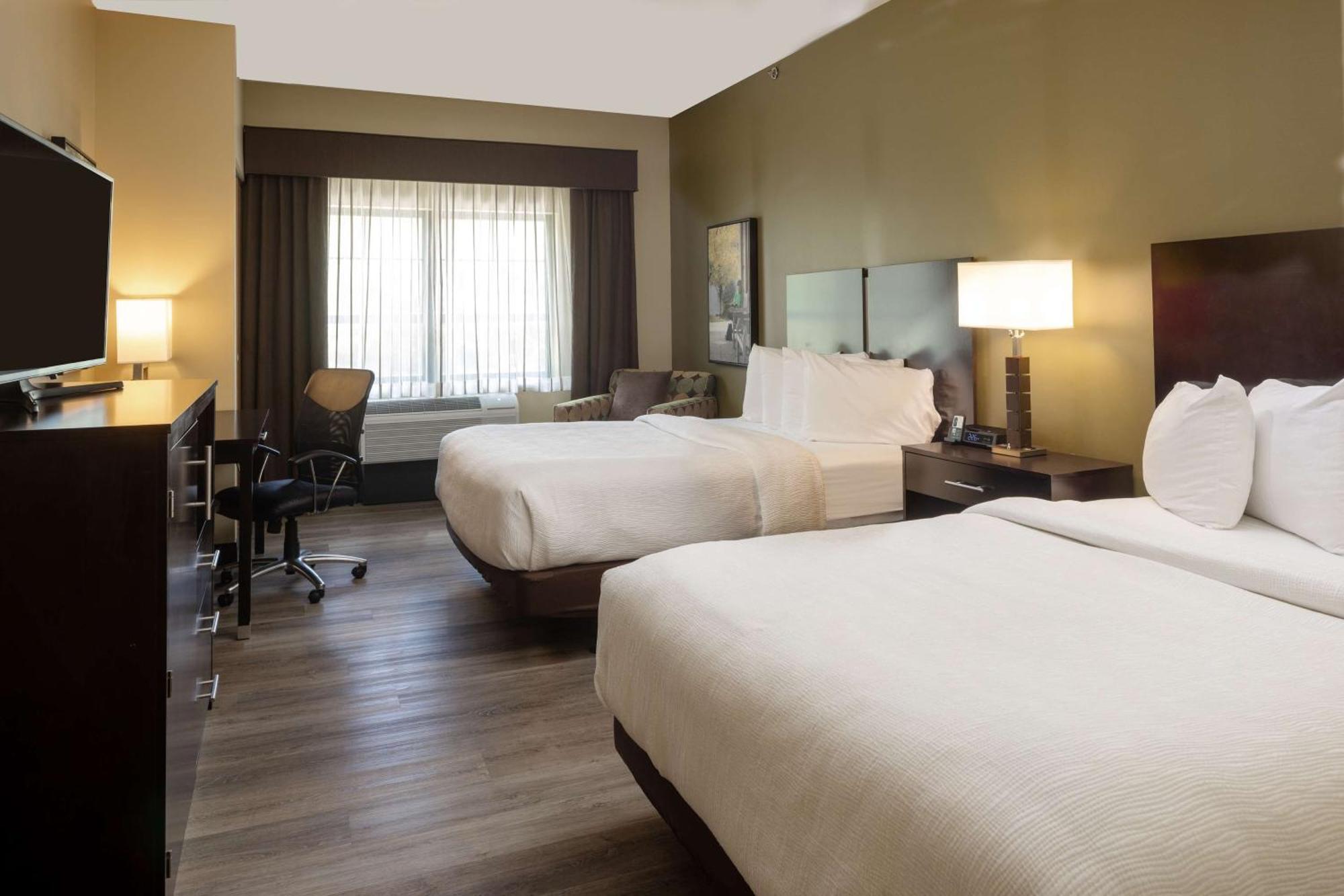 Best Western Plus Franciscan Square Inn & Suites Steubenville Εξωτερικό φωτογραφία
