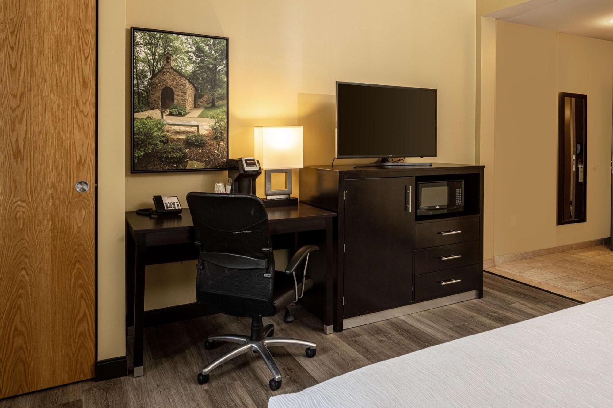 Best Western Plus Franciscan Square Inn & Suites Steubenville Εξωτερικό φωτογραφία