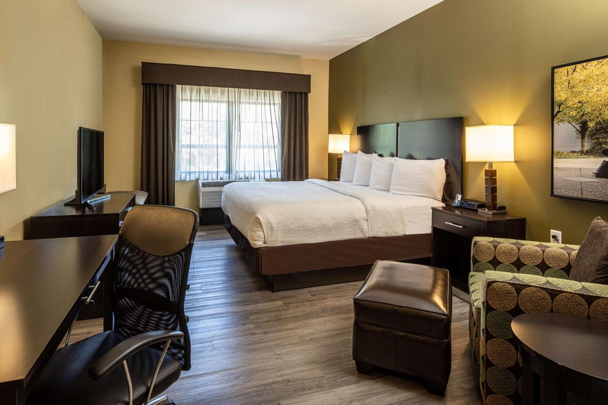 Best Western Plus Franciscan Square Inn & Suites Steubenville Εξωτερικό φωτογραφία