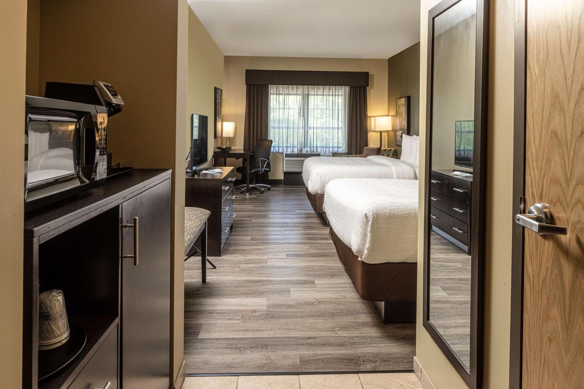 Best Western Plus Franciscan Square Inn & Suites Steubenville Εξωτερικό φωτογραφία