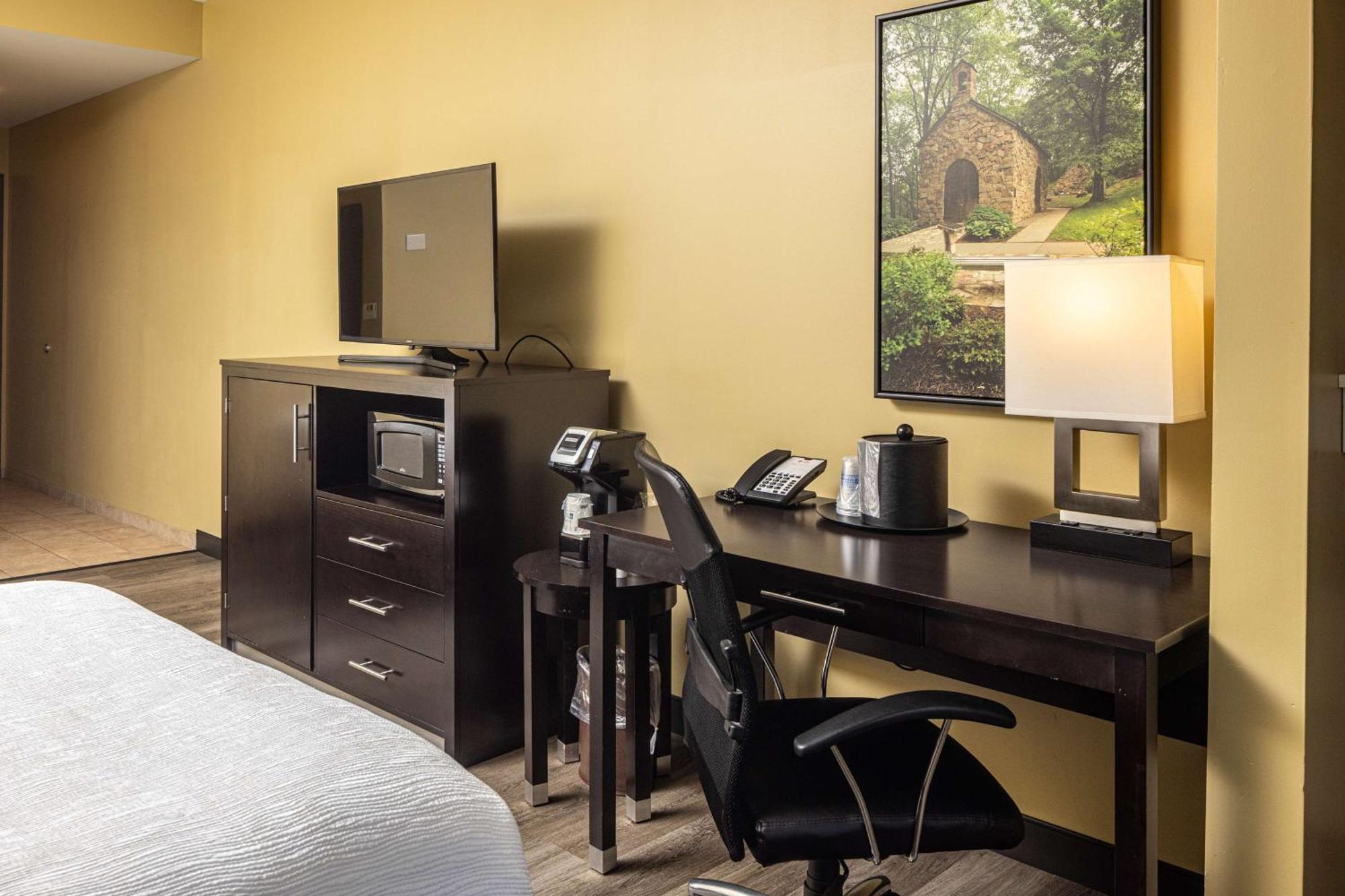 Best Western Plus Franciscan Square Inn & Suites Steubenville Εξωτερικό φωτογραφία