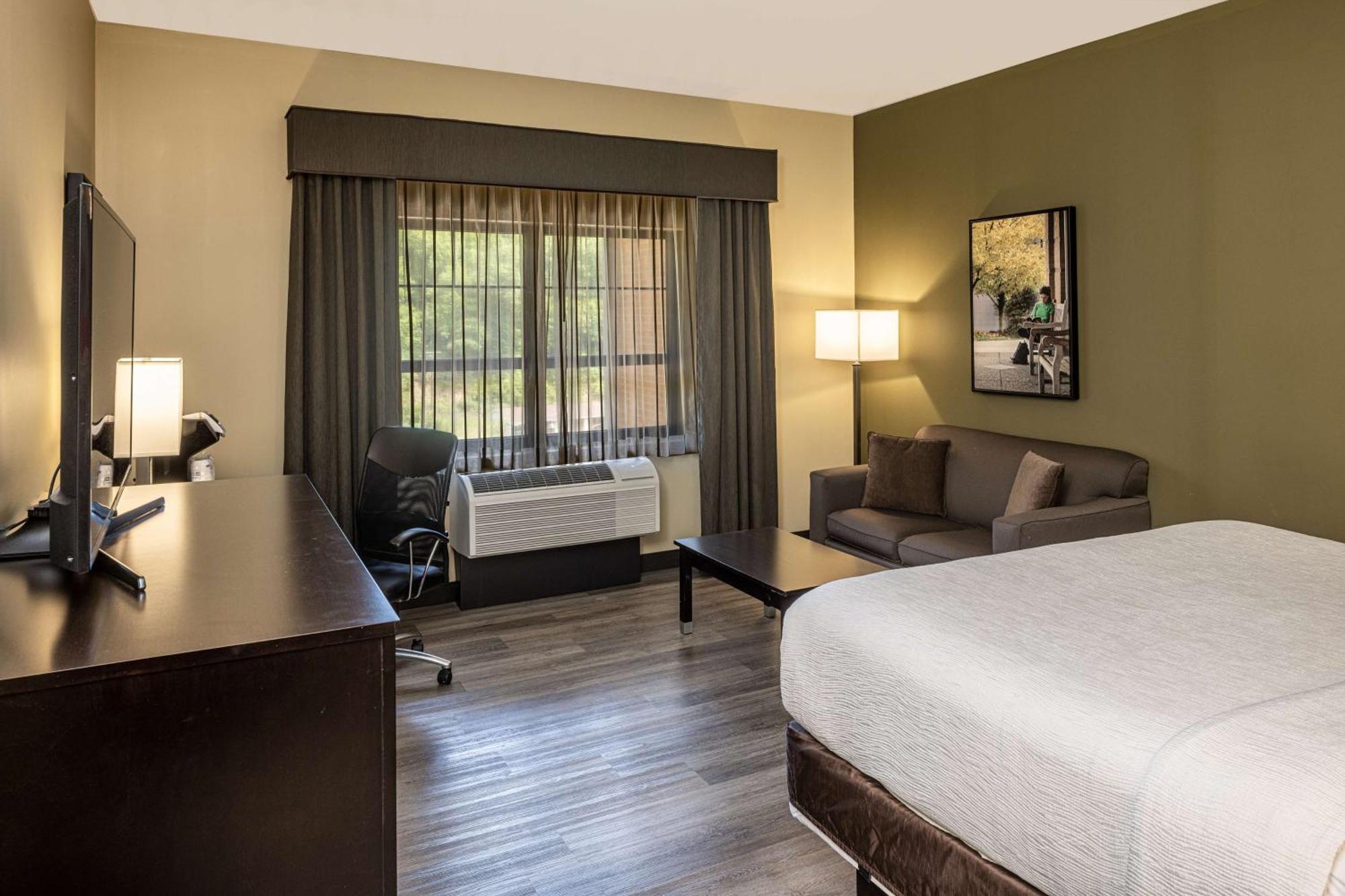 Best Western Plus Franciscan Square Inn & Suites Steubenville Εξωτερικό φωτογραφία