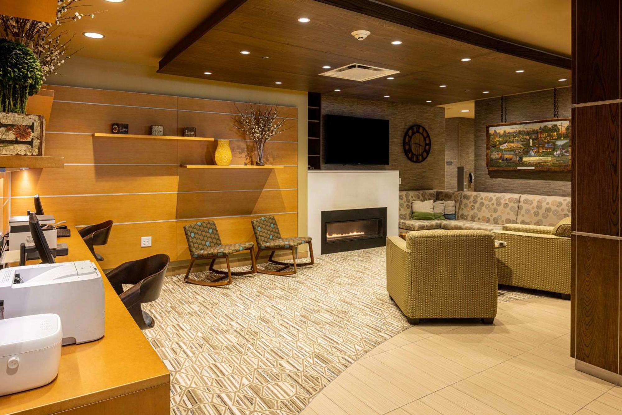 Best Western Plus Franciscan Square Inn & Suites Steubenville Εξωτερικό φωτογραφία