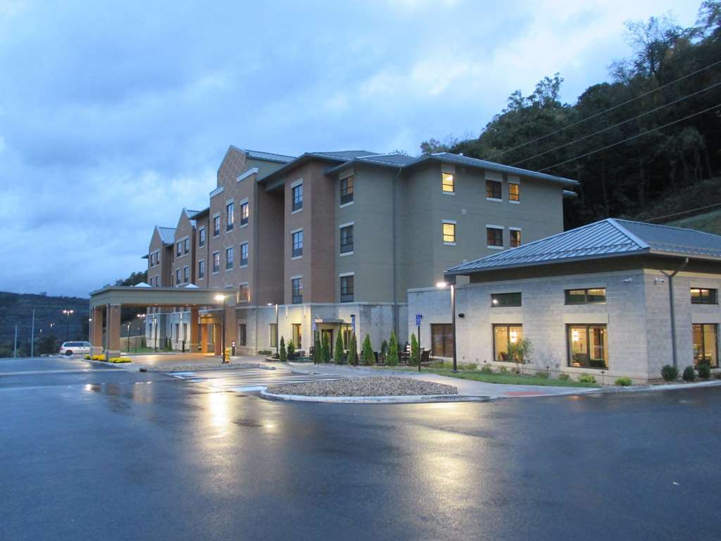 Best Western Plus Franciscan Square Inn & Suites Steubenville Εξωτερικό φωτογραφία