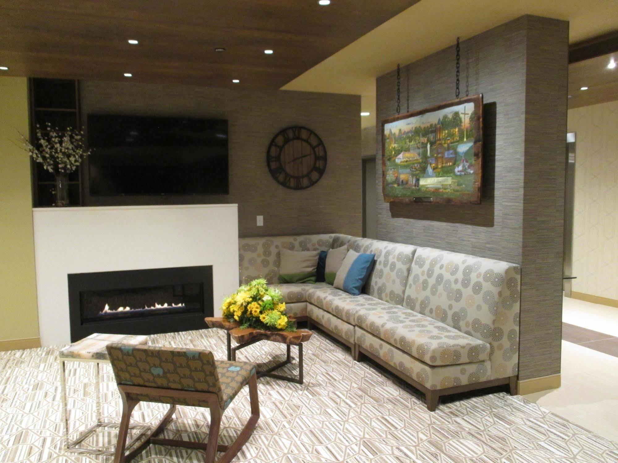 Best Western Plus Franciscan Square Inn & Suites Steubenville Εξωτερικό φωτογραφία