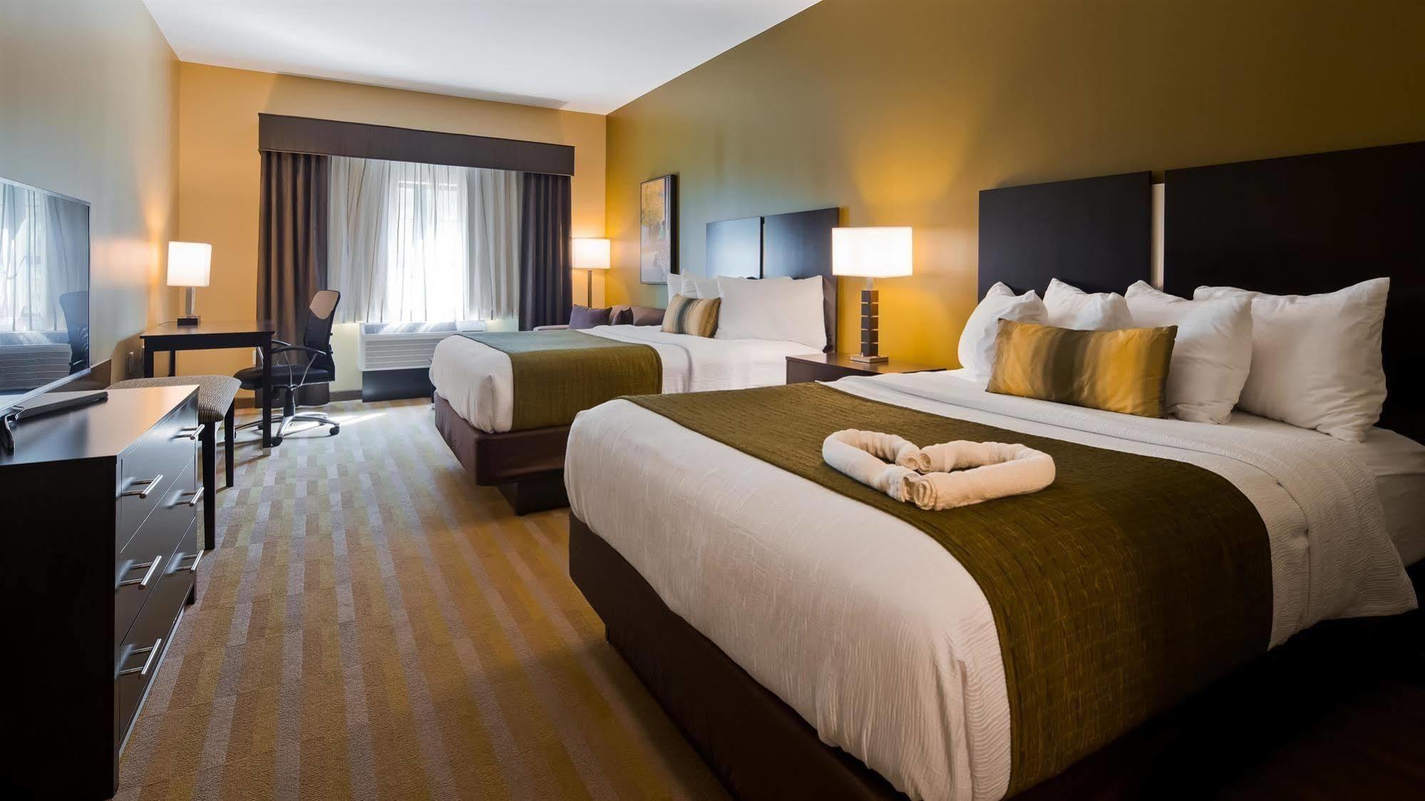 Best Western Plus Franciscan Square Inn & Suites Steubenville Εξωτερικό φωτογραφία