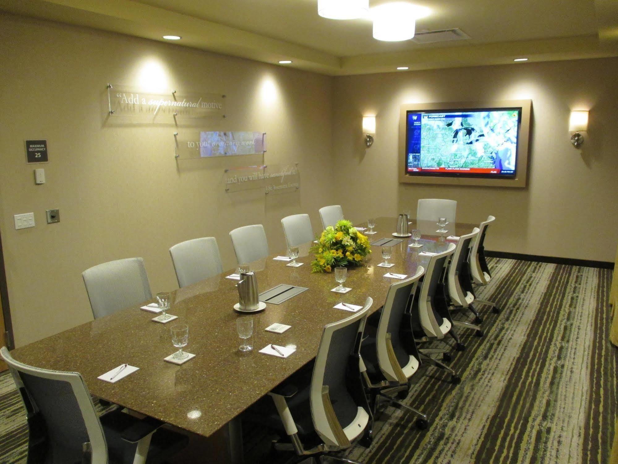 Best Western Plus Franciscan Square Inn & Suites Steubenville Εξωτερικό φωτογραφία