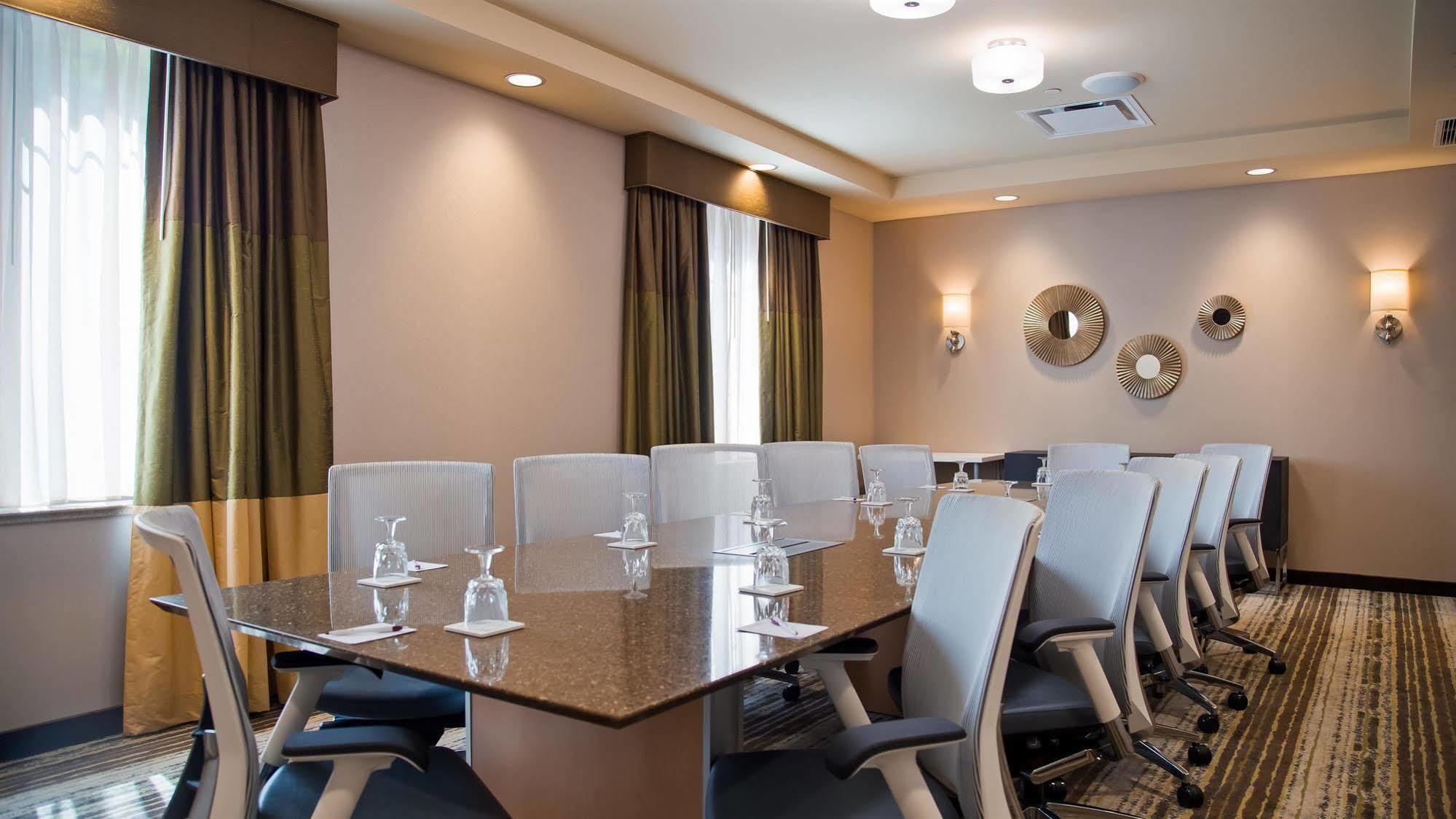 Best Western Plus Franciscan Square Inn & Suites Steubenville Εξωτερικό φωτογραφία
